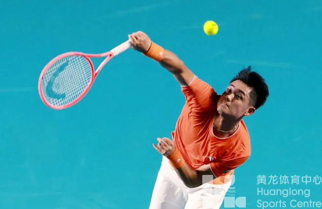 吴易昺首次打进ATP500赛八强(图1) 吴易昺首次打进ATP500赛八强(图1)