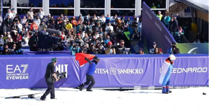 世界第三!王心雨为中国代表团再添奖牌(图3) 世界第三!王心雨为中国代表团再添奖牌(图3)