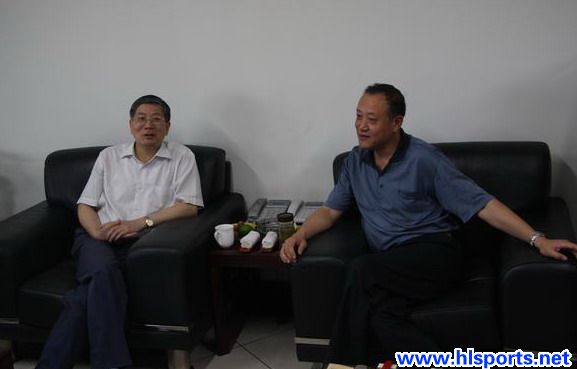 西湖区人大领导走访黄龙(图1)