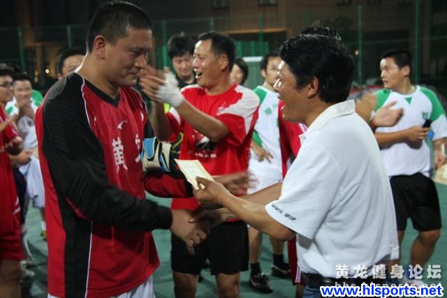 首届“黄龙-协作杯”五人制足球邀请赛黄龙举行(图3)