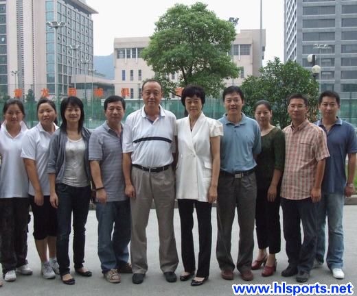 国家体育总局网球运动管理中心主任孙晋芳考察黄龙网球场(图5)