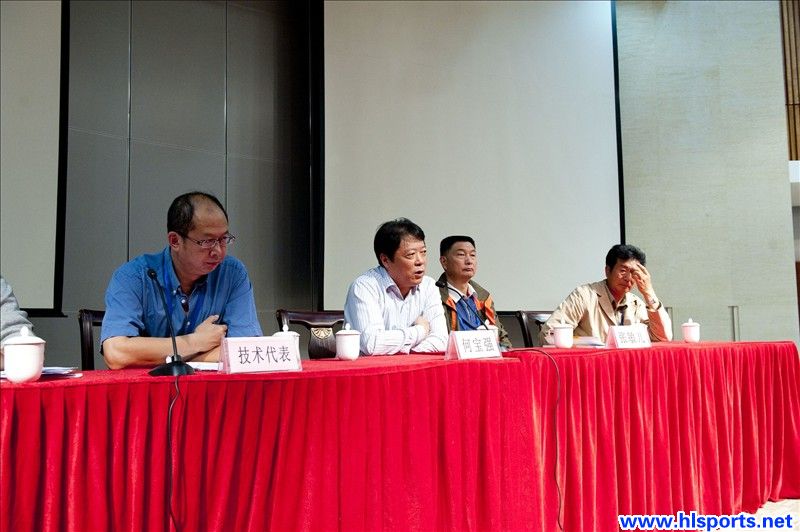 田径召开全体裁判员会议 裁判培训工作全面铺开(图2)