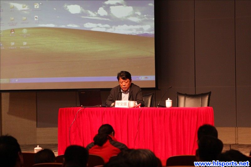 加强党风廉政建设  提高拒腐防变能力 黄龙体育中心召开专题警示教育课(图3)