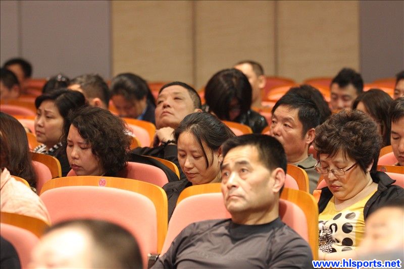 加强党风廉政建设  提高拒腐防变能力 黄龙体育中心召开专题警示教育课(图5)