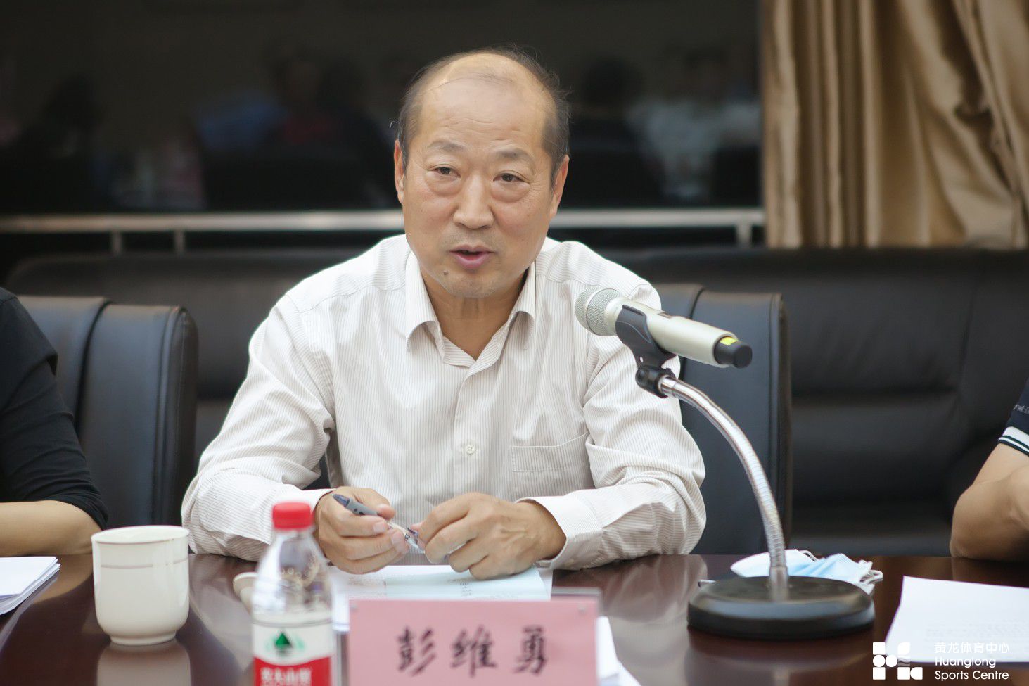 国家体育总局经济司副司长彭维勇一行来黄龙体育中心调研(图2) 国家体育总局经济司副司长彭维勇一行来黄龙体育中心调研(图2)