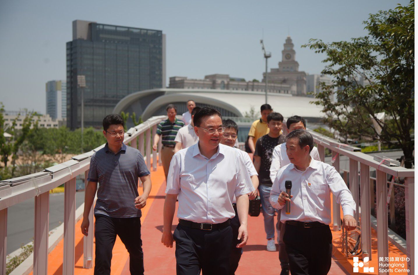 浙江省政府副秘书长蔡晓春一行莅临黄龙体育中心考察调研(图2)