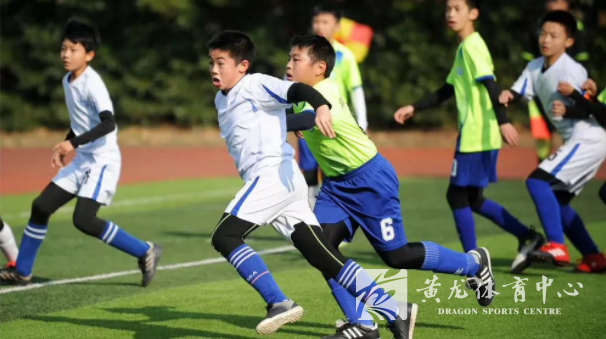 黄龙绿鹰足球俱乐部与滨江区教育局续签三年协议达成校园足球战略合作(图4) 黄龙绿鹰足球俱乐部与滨江区教育局续签三年协议达成校园足球战略合作(图4)