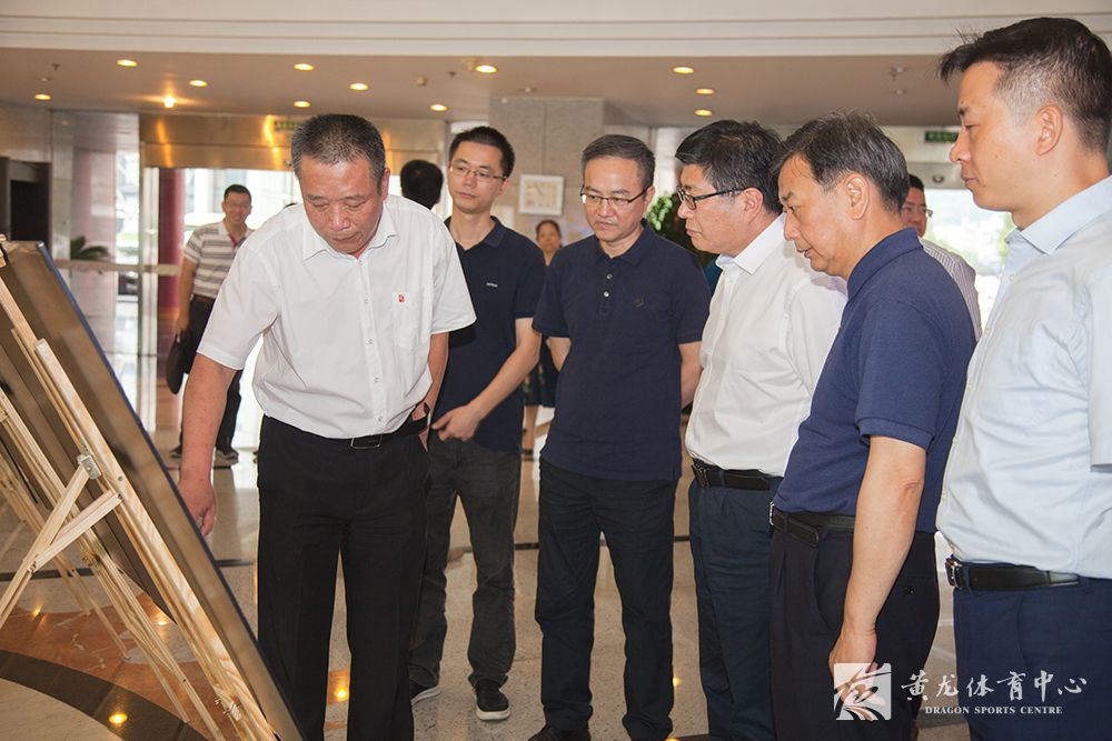 浙江省副省长成岳冲一行莅临黄龙体育中心考察调研(图2)