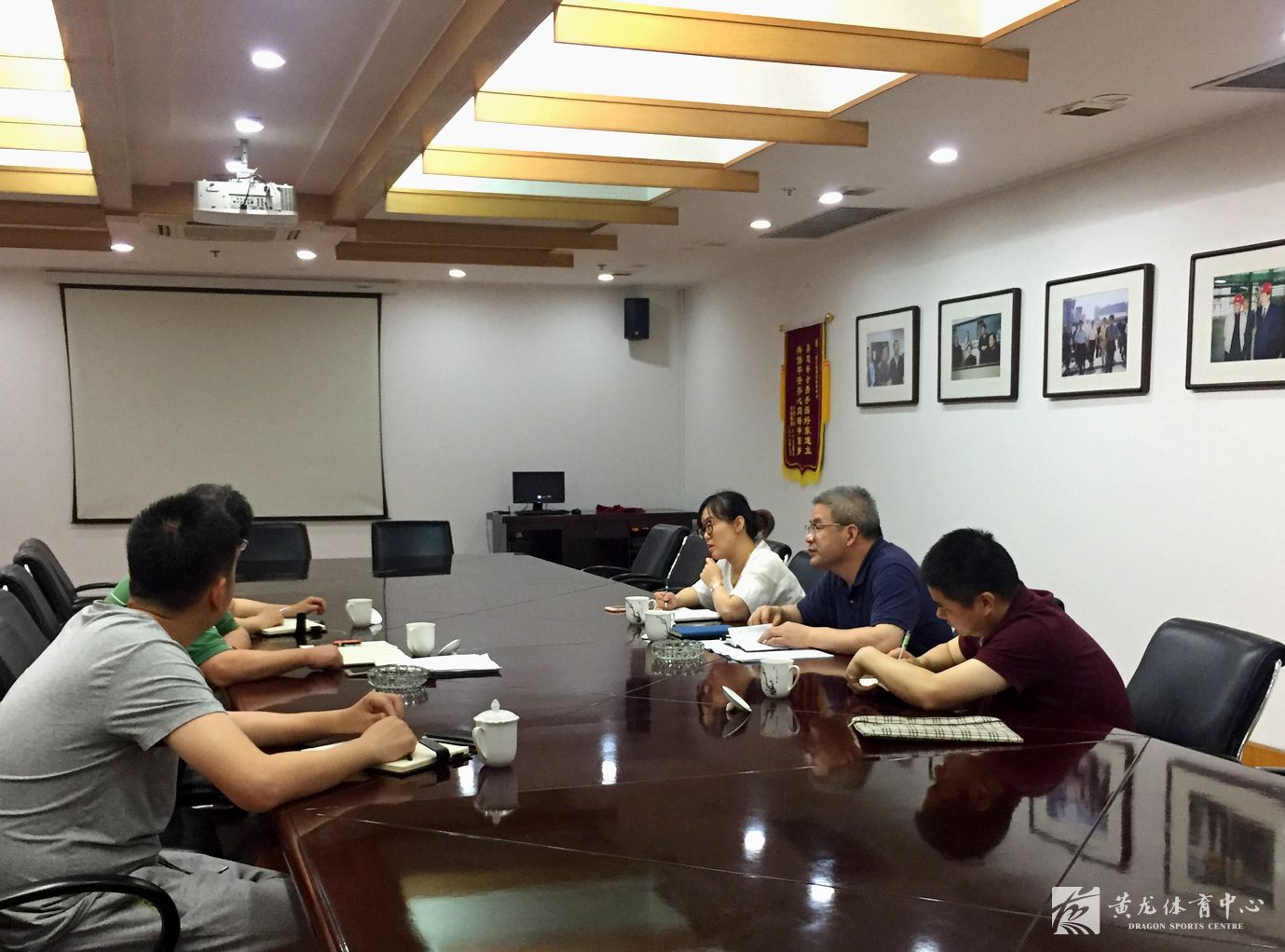 省体育局李华副局长调研黄龙体育中心(图2)