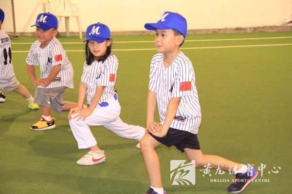 千里之行始于足下——黄龙魔方学院启动棒球运动(图3)