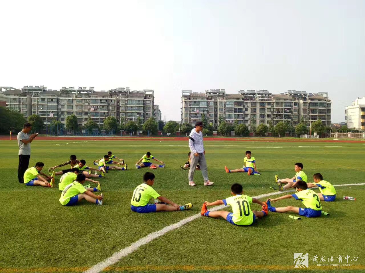 黄龙足球种子计划再获佳绩 合作学校足球队夺冠军(图5) 黄龙足球种子计划再获佳绩 合作学校足球队夺冠军(图5)