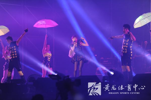 张韶涵演唱会在黄龙体育馆成功举办(图6)