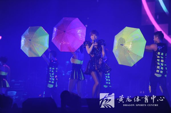 张韶涵演唱会在黄龙体育馆成功举办(图7)