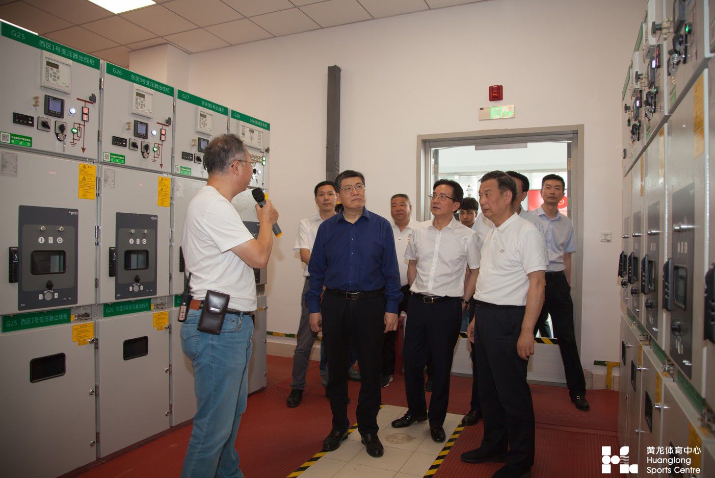 浙江省副省长成岳冲一行莅临黄龙体育中心考察调研(图3) 浙江省副省长成岳冲一行莅临黄龙体育中心考察调研(图3)