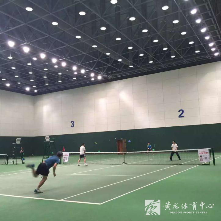 开着空调练球 黄龙羽毛球培训就是这么任性(图1)