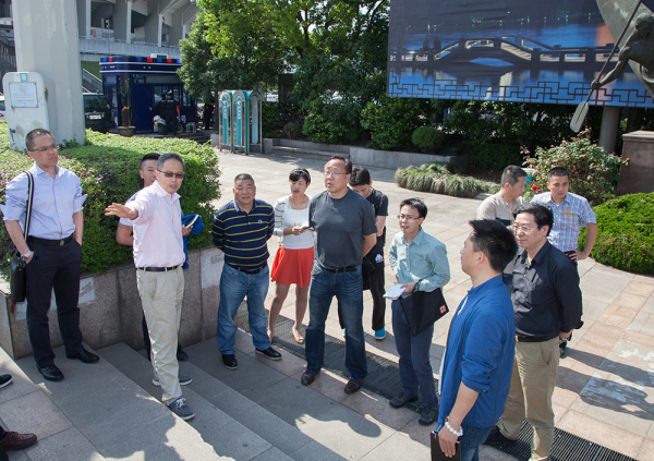 西湖区有关领导莅临黄龙体育中心指导安全工作(图3)