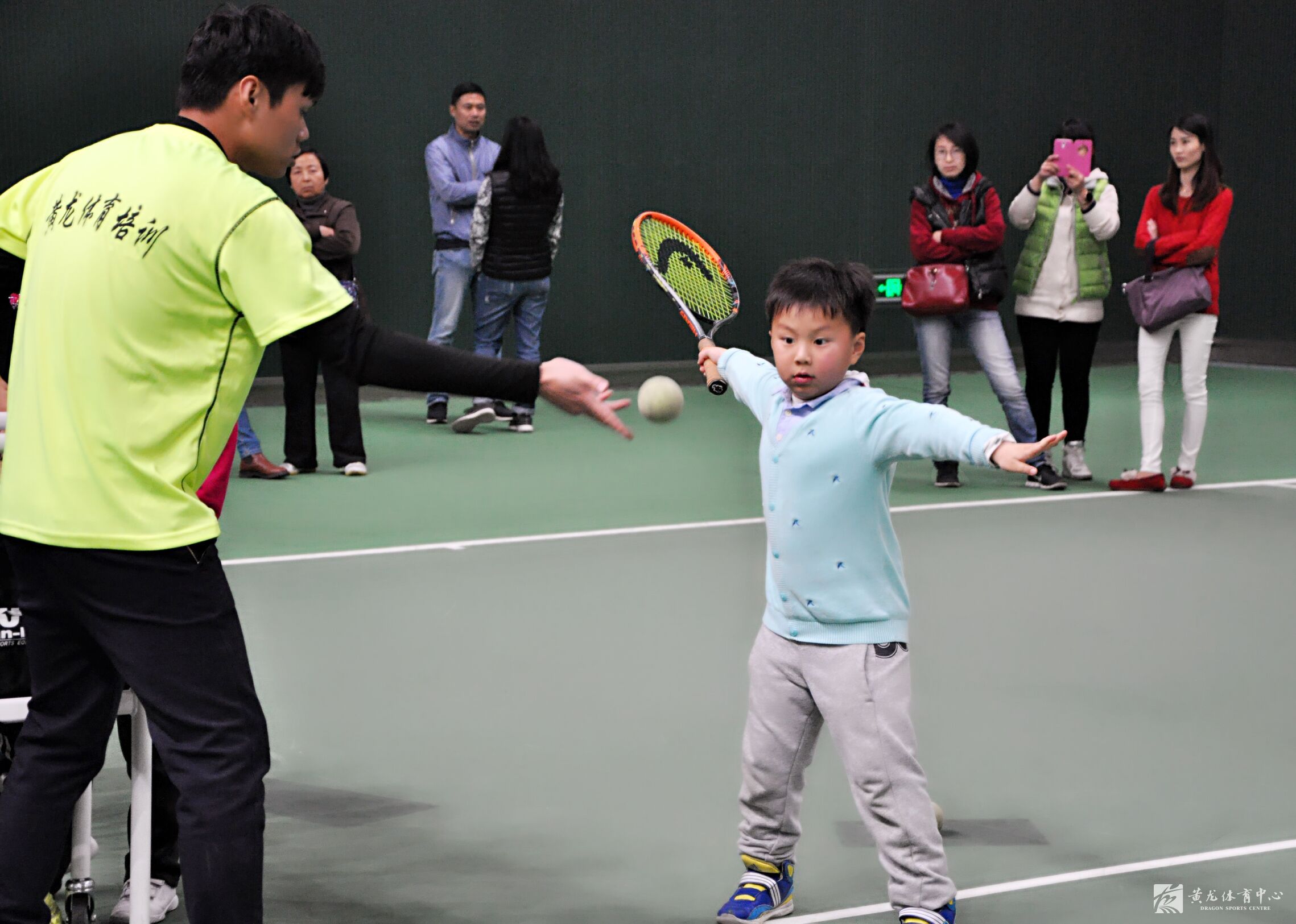 公益化培训结束 社会化培训跟进 黄龙网球幼儿公益培训活动顺利结业(图1)