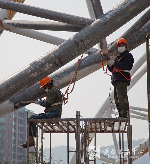 中心除锈防腐工程项目开始施工(图2)