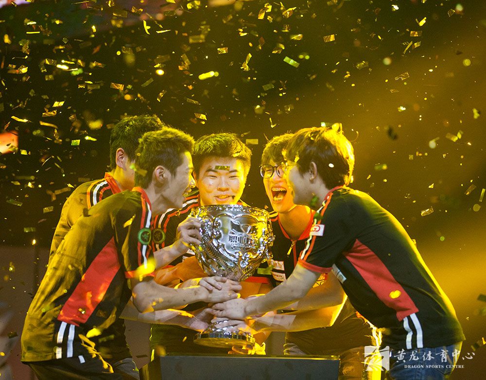 2015《英雄联盟》职业联赛夏季赛总决赛在黄龙圆满落幕(图4)