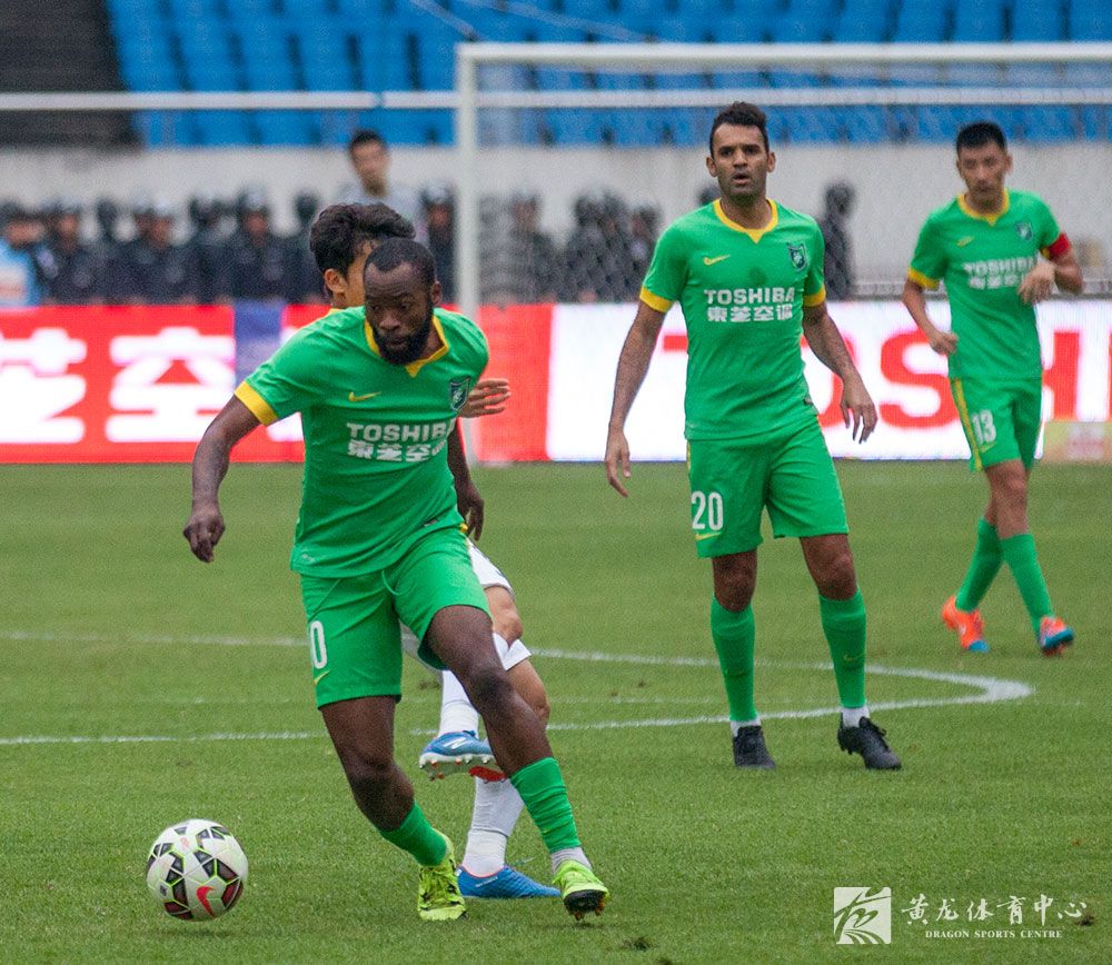 2015年中超联赛第30轮绿城主场4比2胜上海申鑫(图2)