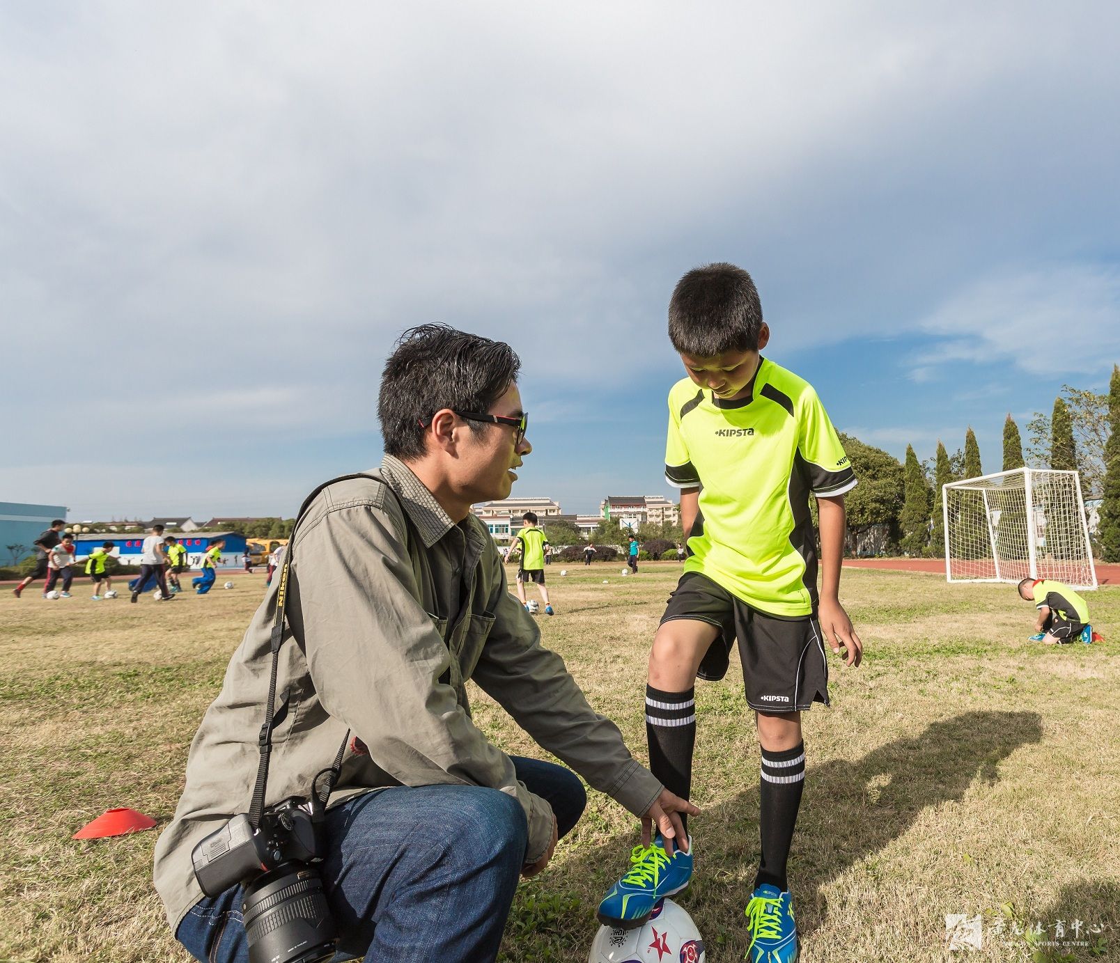 黄龙体育中心推出 “足球种子”计划，让厌学少年重回校园(图2)