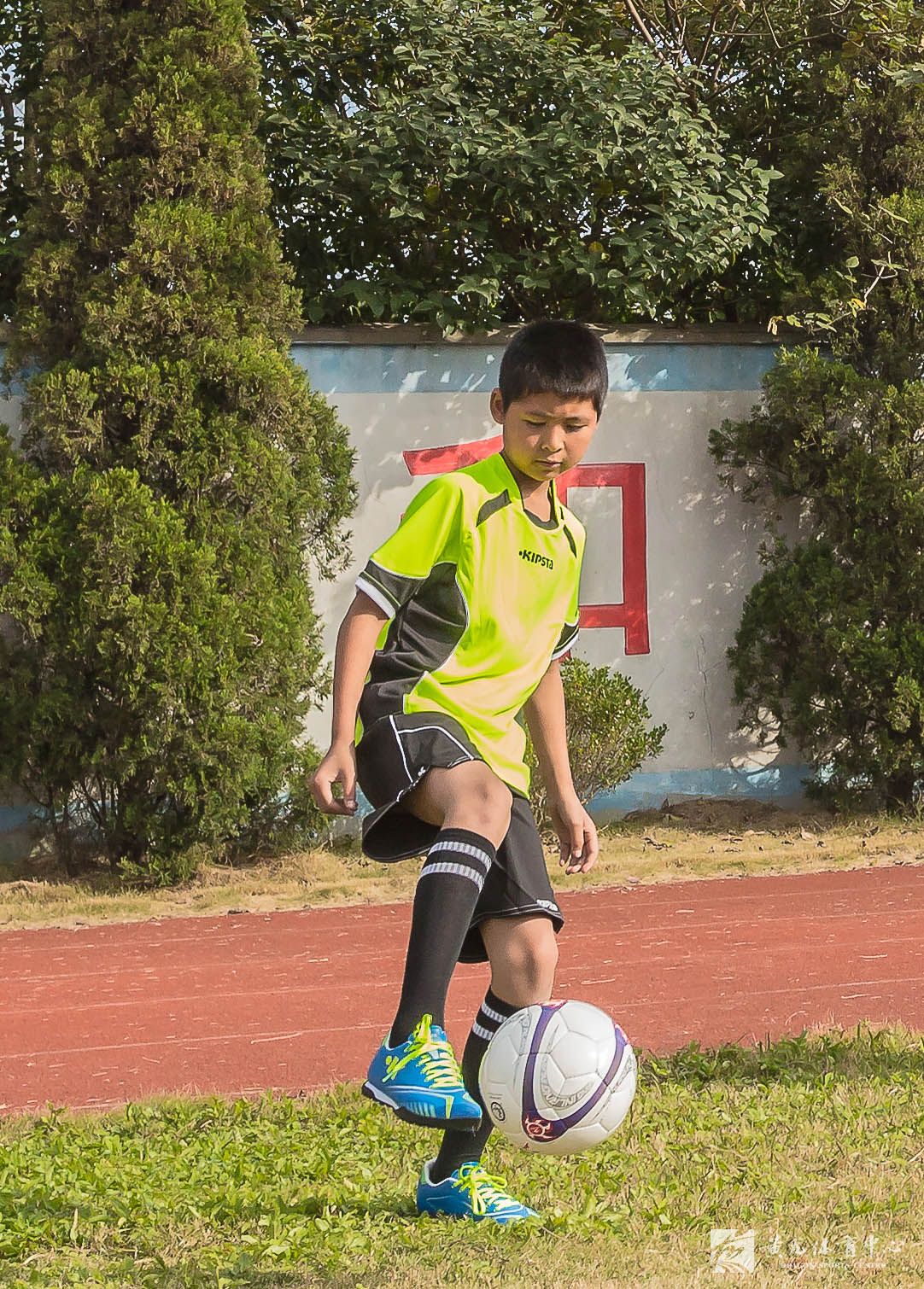 黄龙体育中心推出 “足球种子”计划，让厌学少年重回校园(图3)