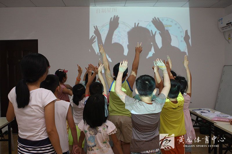 包玉刚游泳特色夏令营顺利开班(图4)