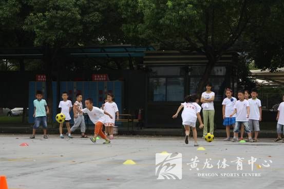 阳光成长 童心飞扬-包玉刚游泳特色夏令营完美收官(图2)