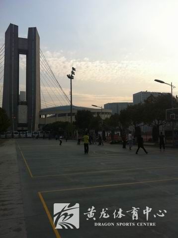 黄龙篮球街成为学生寒假锻炼健身的首选(图3)