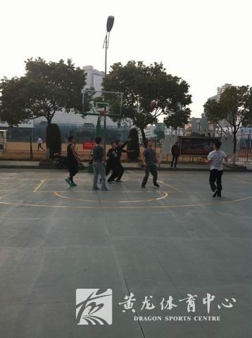 黄龙篮球街成为学生寒假锻炼健身的首选(图4)