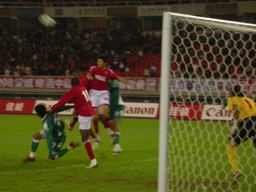 罗德里格斯射出世界波 成足获首胜绿城三连败(图2)