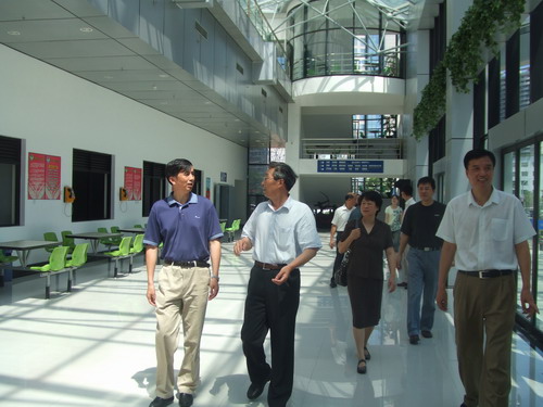 省委组织部老干部局考察黄龙体育中心(图2)