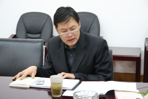 中心第二党支部认真学习科学发展观(图2)