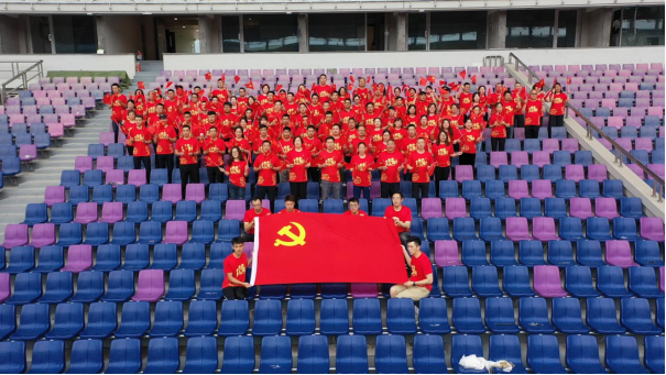 唱爱国情怀 展窗口风貌(图2)