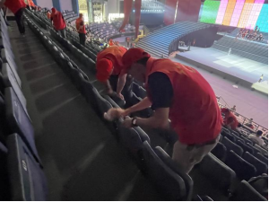 展场馆新颜 迎建党百年(志愿者活动）(图4)