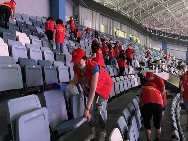 展场馆新颜 迎建党百年(志愿者活动）(图5)