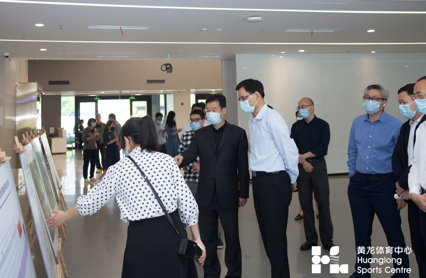 省人大常委会党组副书记、副主任熊建平一行来黄龙体育中心开展调研(图2)
