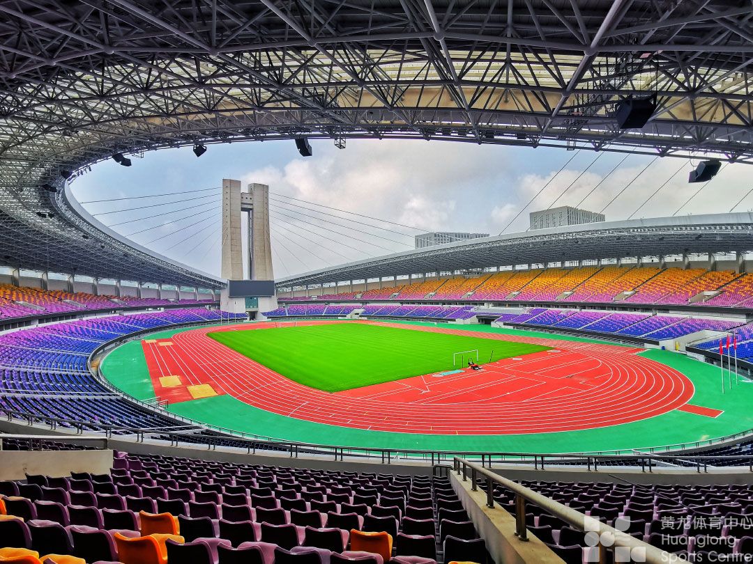 第一届中国青少年足球联赛启动仪式在浙江省黄龙体育中心体育场举行(图2) 第一届中国青少年足球联赛启动仪式在浙江省黄龙体育中心体育场举行(图2)