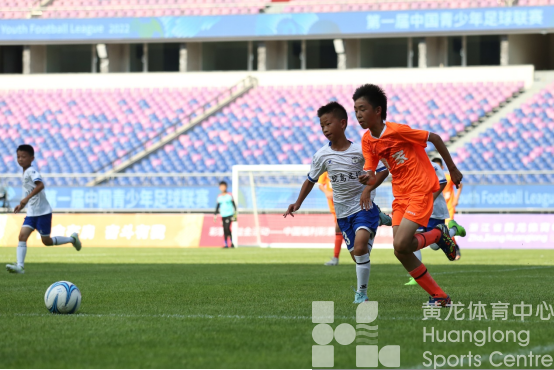 第一届中国青少年足球联赛启动仪式在浙江省黄龙体育中心体育场举行(图3) 第一届中国青少年足球联赛启动仪式在浙江省黄龙体育中心体育场举行(图3)