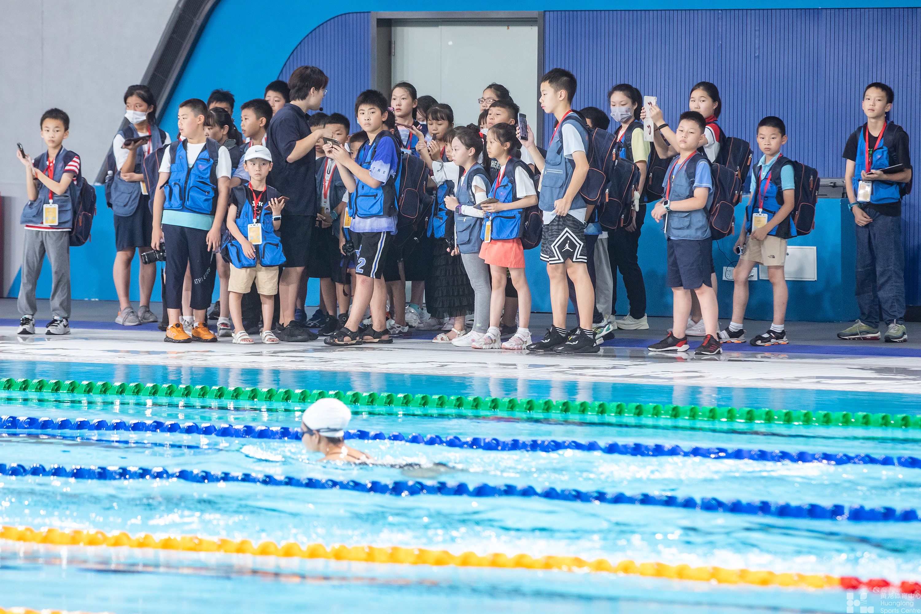 “热力亚运，学子探馆” 亚运小记者探营亚运版“新黄龙”(图9)