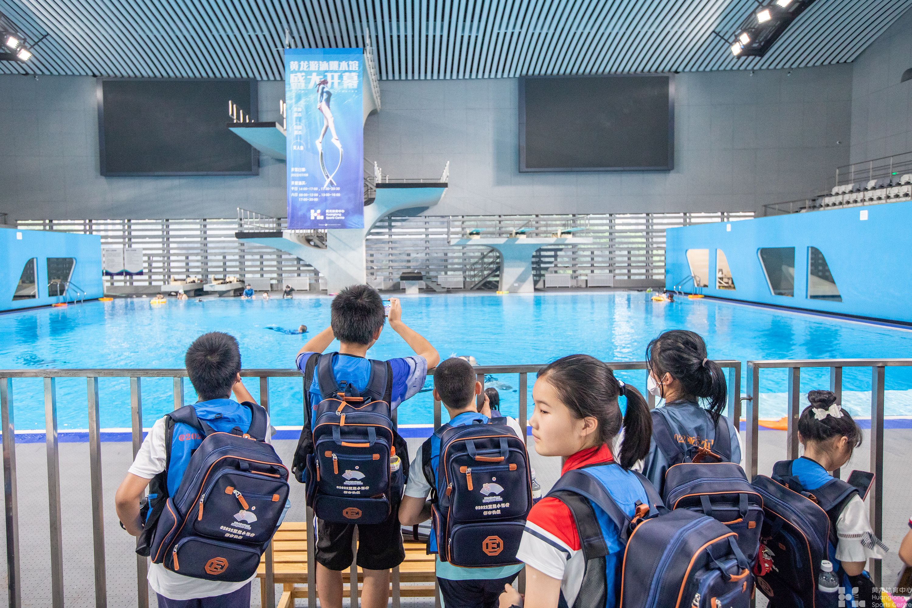 “热力亚运，学子探馆” 亚运小记者探营亚运版“新黄龙”(图11)