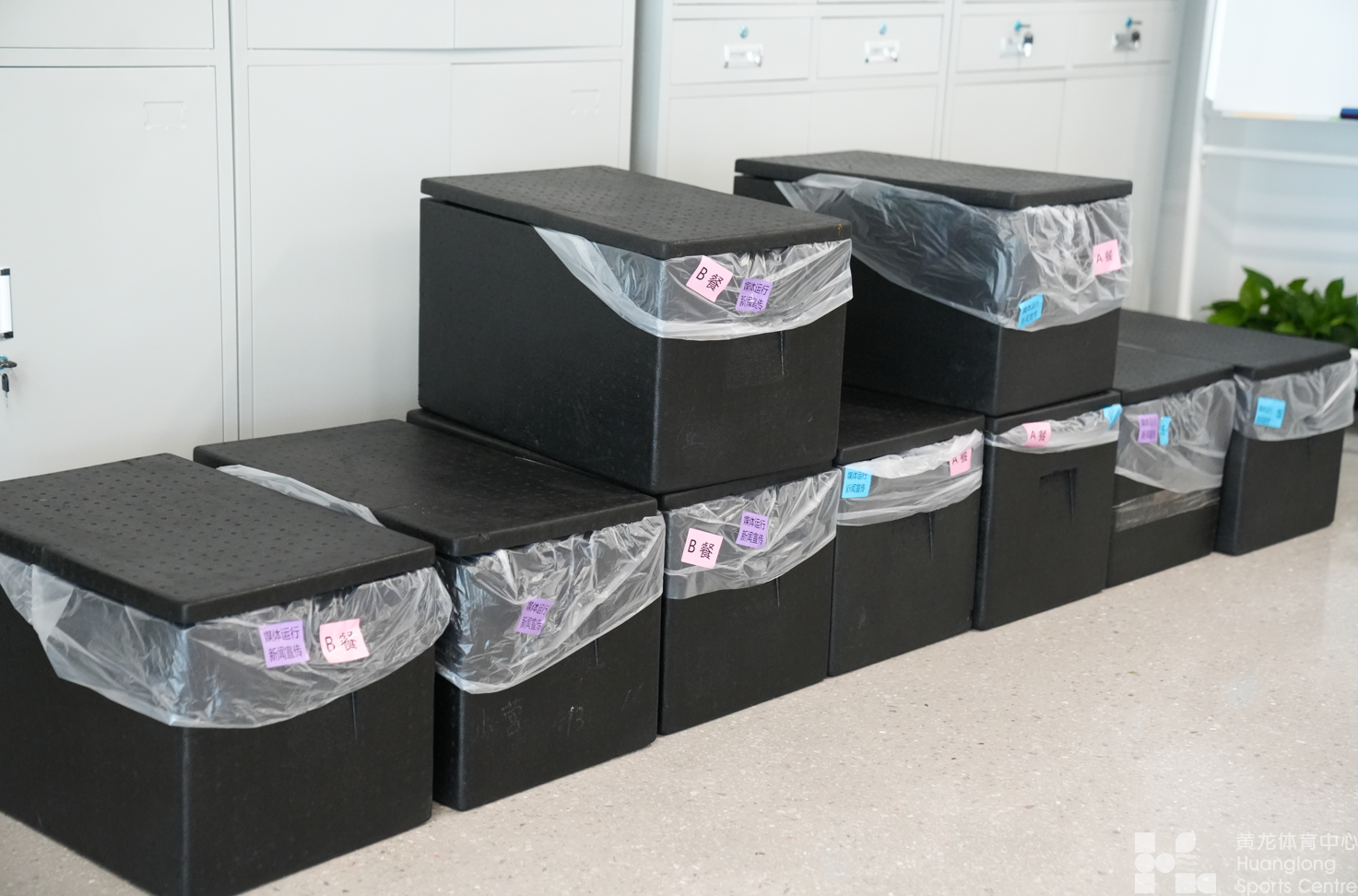 选餐、付费、制作、出单，只需3分钟！揭秘黄龙体育中心怎么搞定700人的吃饭大事——(图2)