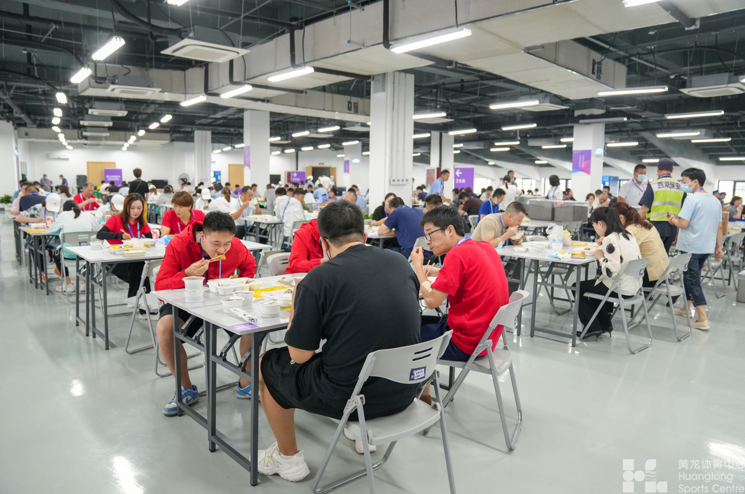 选餐、付费、制作、出单，只需3分钟！揭秘黄龙体育中心怎么搞定700人的吃饭大事——(图4)