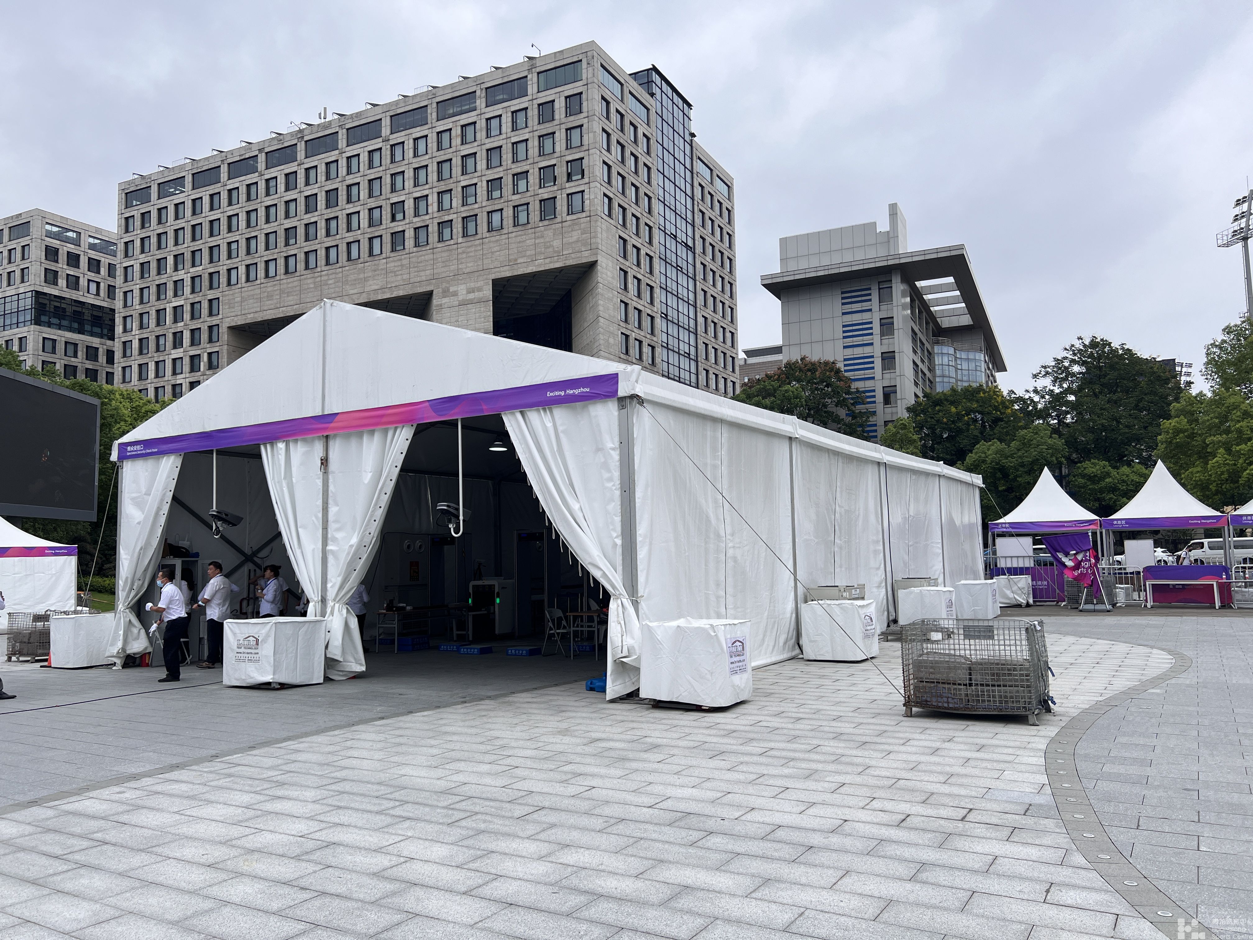 台风过境，我们不松劲！——166名设施运维人员凭“硬指标”保障蹦床赛事有序进行(图3)