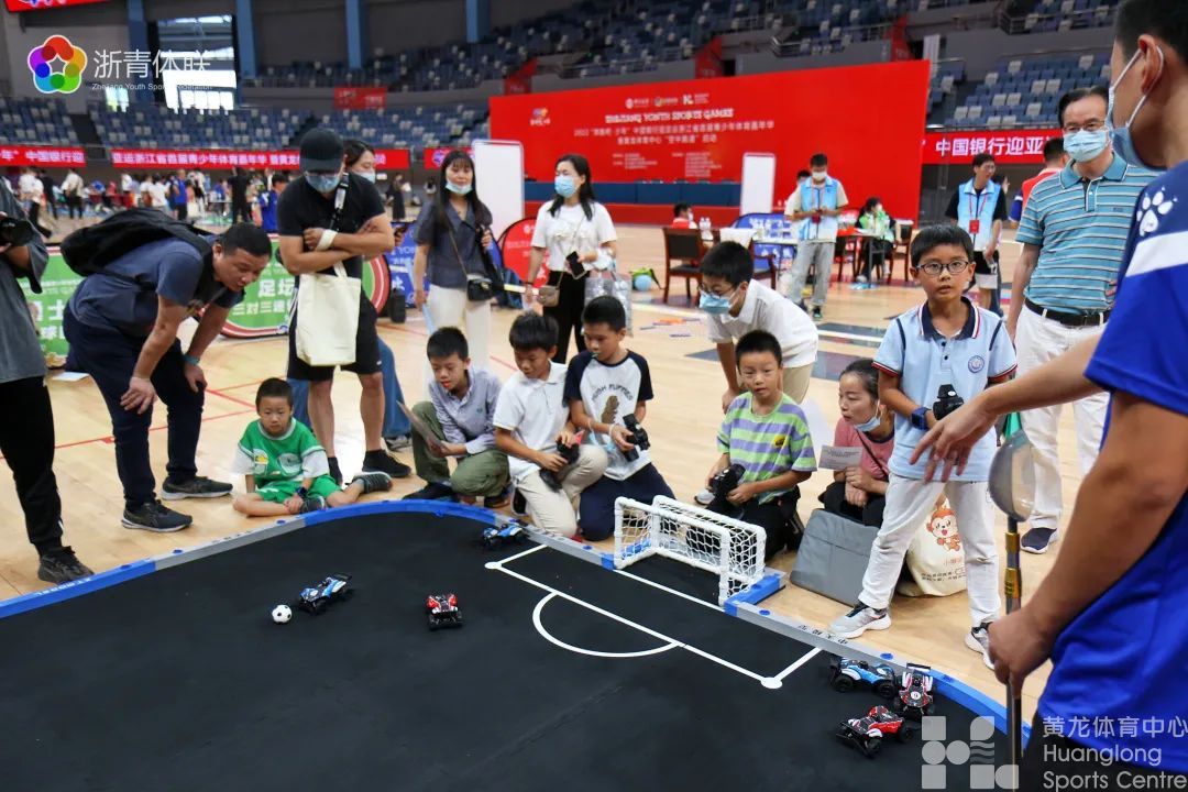 “小手拉大手，全民健身伴我走”——这场体育嘉年华让少年们直呼“太新奇”(图11)