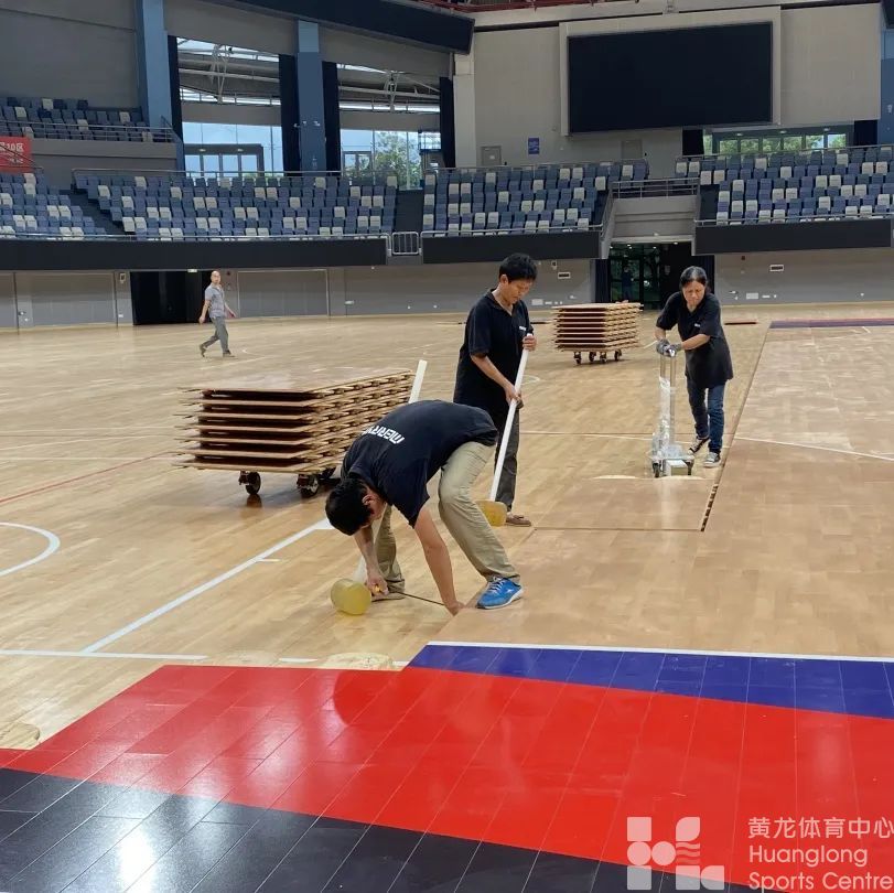 黄龙体育馆华丽“变身”，迎接CBA第一阶段的到来(图3)