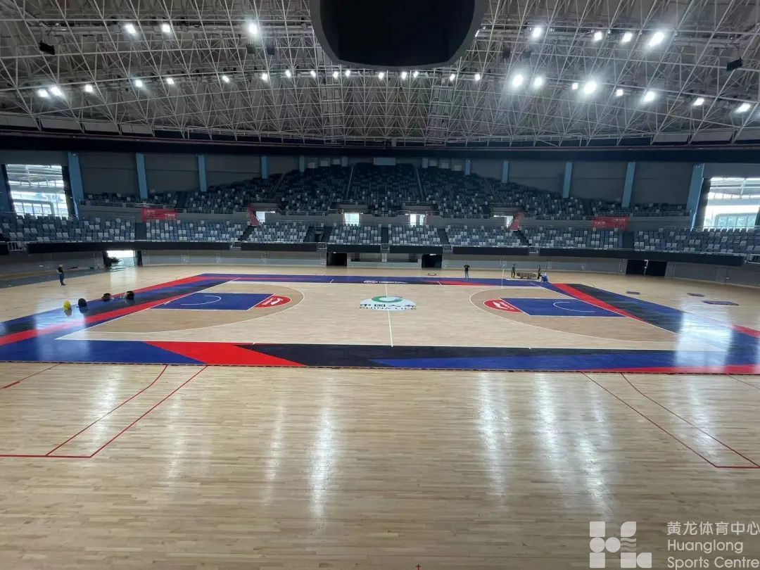 黄龙体育馆华丽“变身”，迎接CBA第一阶段的到来(图5)