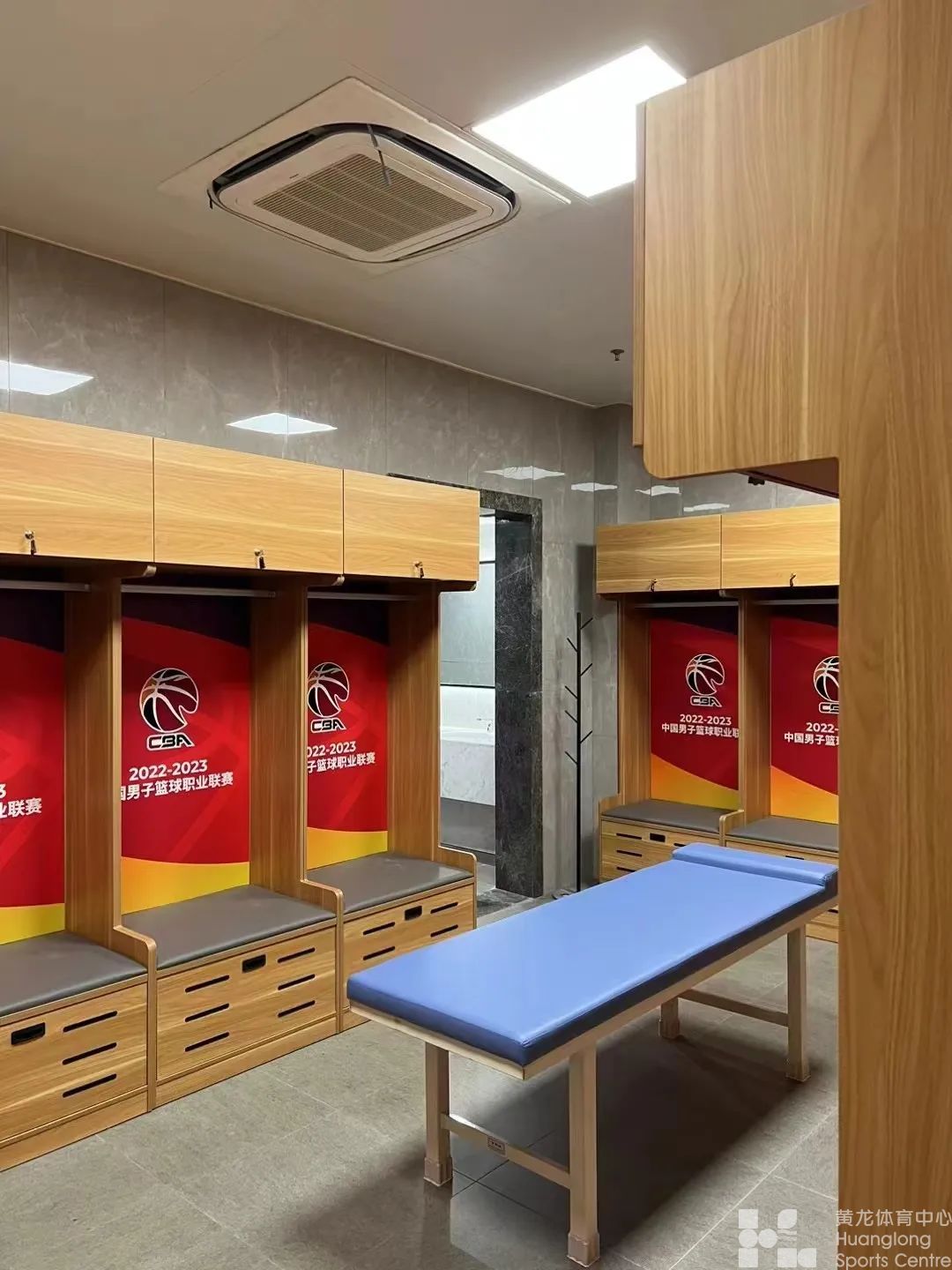 黄龙体育馆华丽“变身”，迎接CBA第一阶段的到来(图9)
