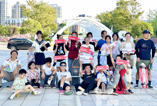 在绍兴上虞,滑板少年乘风破浪(图1) 在绍兴上虞,滑板少年乘风破浪(图1)