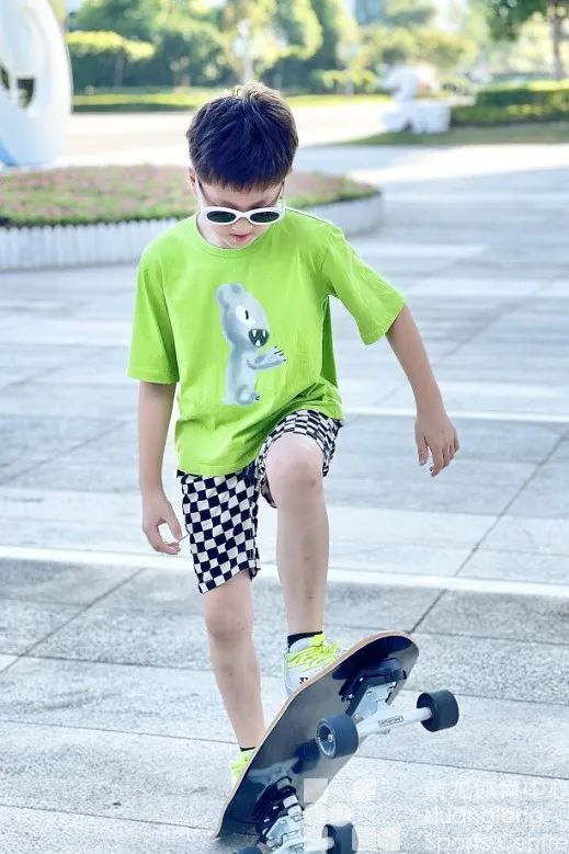 在绍兴上虞,滑板少年乘风破浪(图2) 在绍兴上虞,滑板少年乘风破浪(图2)